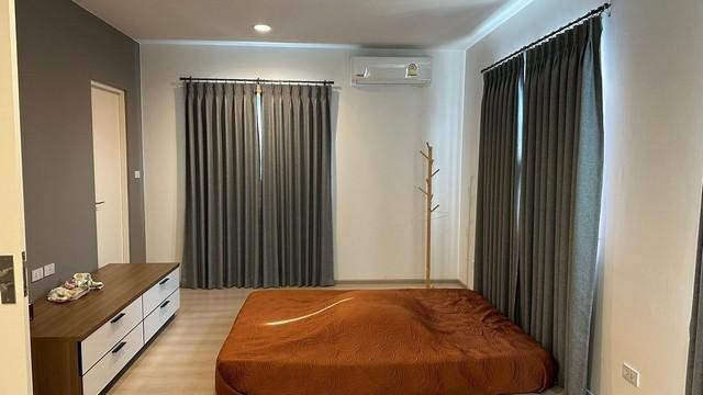เช่า บ้านแฝด โครงการ villaggio ประชาอุทิศ90 ใกล้ทางด่วน เดินทางสะดวก