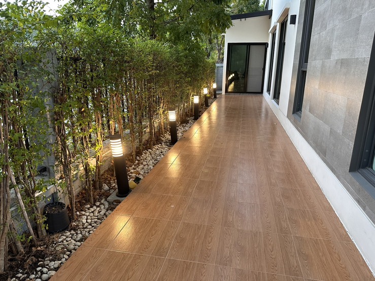 ให้เช่าบ้านเดี่ยว 2 ชั้น บ้านสวย หลังใหญ่ ตกแต่งครบ พร้อมเข้าอยู่ บางกรวย นนทบุรี โทร 0895514460