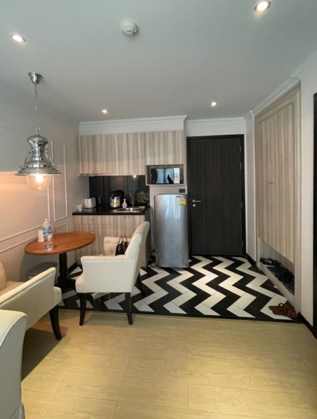 ขายคอนโด Venetian Signature Condo Resort Pattaya อาคาร D ชั้น 3 วิวสระน้ำ โทร 094-792-6954