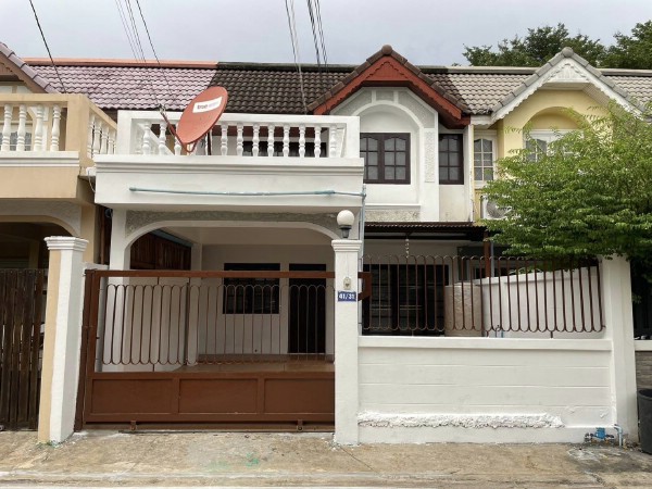 ให้เช่าทาวน์เฮาส์ 2 ชั้น บริเวณถนนนวลจันทร์ เขตบึงกุ่ม กรุงเทพฯ ใกล้เลียบด่วนรามอินทรา