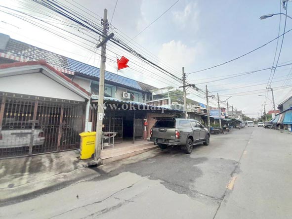 ทาวน์เฮ้าส์ หมู่บ้านลานทอง ติวานนท์-ปากเกร็ด นนทบุรี