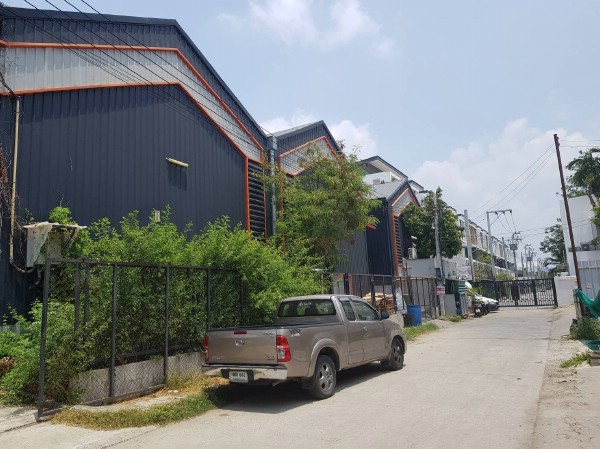 ให้เช่าโกดังโรงงานพร้อมออฟฟิศย่านสตรีวิทยา บนที่ดิน 100 ตรว. ซอยสตรีวิทยา 2 เขตลาดพร้าว กรุงเทพฯ