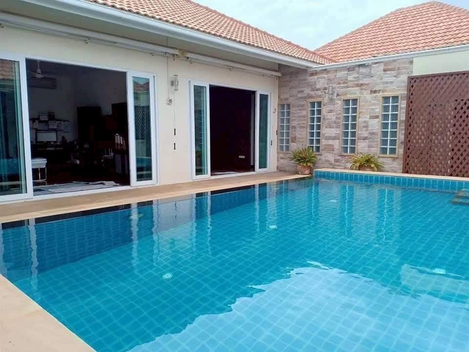 ให้เช่า(FOR RENT) บ้านหรูสุดคลาสสิคพร้อมสระว่ายน้ำ หมู่บ้านสินทวี บ้านฉาง ระยอง