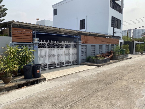 ให้เช่าบ้านเดี่ยวย่านประชาราษฎร์บำเพ็ญ ขนาด 61 ตรว. ใกล้ MRT ห้วยขวาง แขวงสามเสนนอก เขตห้วยขวาง กรุงเทพฯ