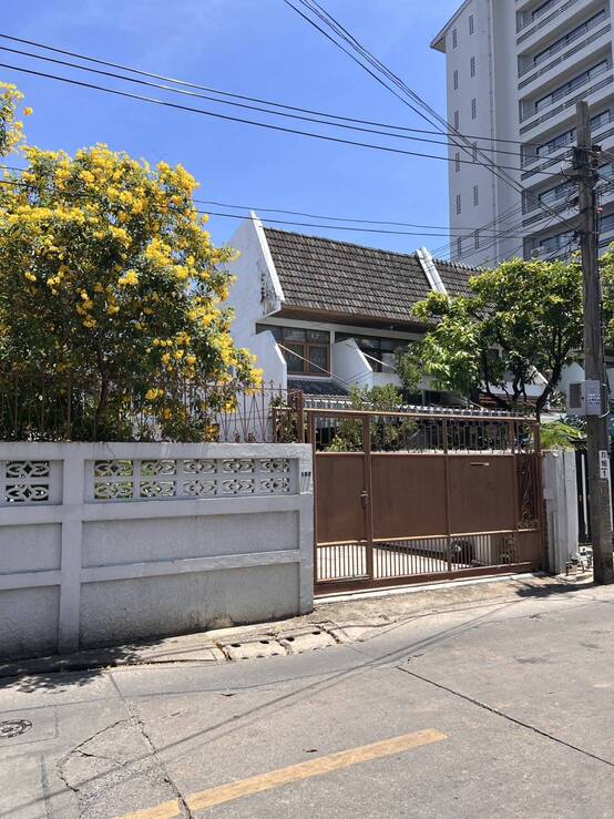 ขายที่ดิน 177 ตรว ขายตารางวาละ 350000 สุขุมวิท 65 ซอยชัยพฤกษ์ โทร 0816669559