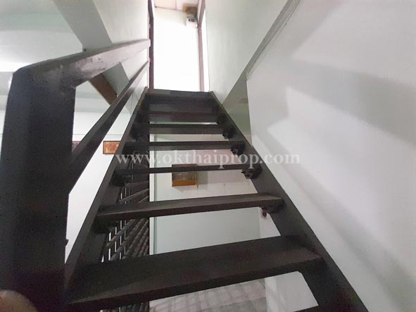 ทาวน์เฮ้าส์ หมู่บ้านลานทอง ติวานนท์-ปากเกร็ด นนทบุรี
