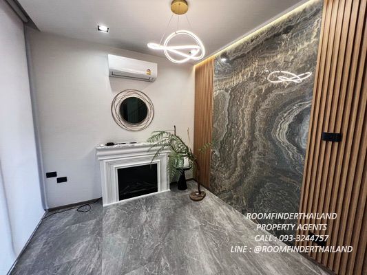 [ให้เช่า] FOR RENT THER LADPRAO 93 / 3 bedrooms 4 bathrooms / 30 Sqw. 230 Sqm. **90,000** LUXURIOUS TOWNHOME. CLOSE TO MRT MAHAT THAI STATION