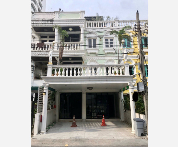 โฮมออฟฟิศ สำนักงาน พื้นที่ร้านค้า ซอยเอกมัย 10 ใกล้ BTS เอกมัย พื้นที่ 90 ตารางเมตร มีที่จอดรถ