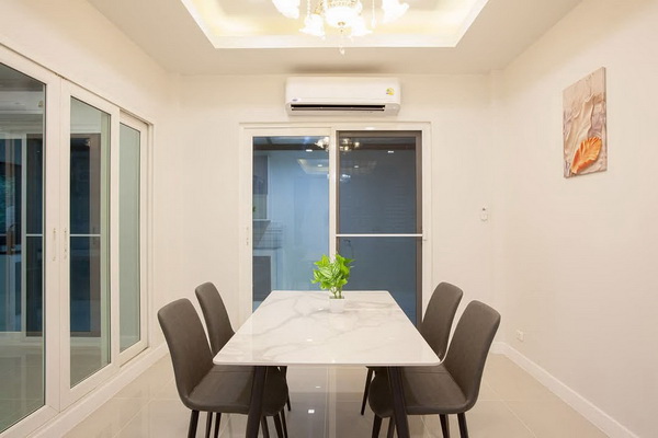 [ให้เช่า] FOR RENT CASA VILLE WATCHARAPOL – SUKHAPIBAN 5 / 4 bedrooms 3 bathrooms / 52 Sqw. 250 Sqm. **45,000** CLOSE TO WONGSAKORN MARKET