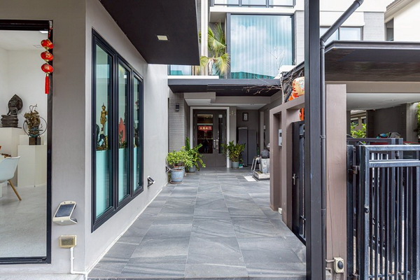 [ให้เช่า] FOR RENT PASSORN SONGPRAPHA / 4 bedrooms 5 bathrooms / 67 Sqw. 275 Sqm. **95,000** LUXURIOUS HOUSE. CLOSE TO HARROW INTERNATIONAL SCHOOL