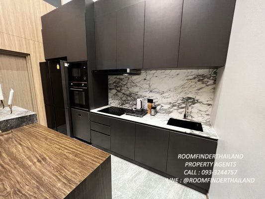 [ให้เช่า] FOR RENT THER LADPRAO 93 / 3 bedrooms 4 bathrooms / 30 Sqw. 230 Sqm. **90,000** LUXURIOUS TOWNHOME. CLOSE TO MRT MAHAT THAI STATION