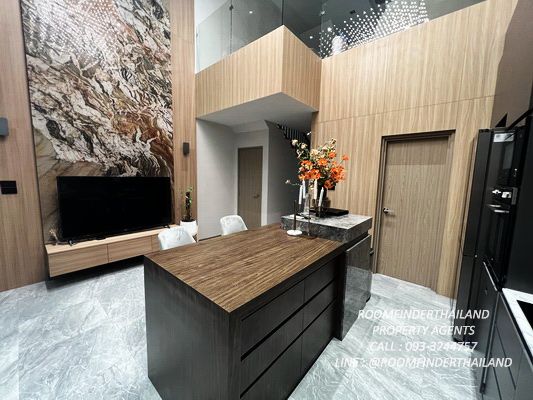 [ให้เช่า] FOR RENT THER LADPRAO 93 / 3 bedrooms 4 bathrooms / 30 Sqw. 230 Sqm. **90,000** LUXURIOUS TOWNHOME. CLOSE TO MRT MAHAT THAI STATION