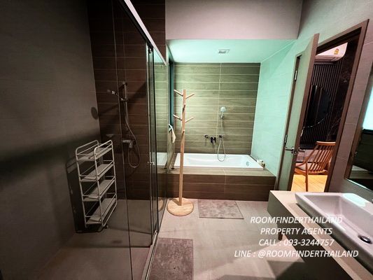 [ให้เช่า] FOR RENT THER LADPRAO 93 / 3 bedrooms 4 bathrooms / 30 Sqw. 230 Sqm. **90,000** LUXURIOUS TOWNHOME. CLOSE TO MRT MAHAT THAI STATION