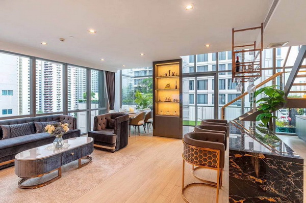 [ให้เช่า] FOR RENT THE ROOM SUKHUMVIT 21 / 2 bedrooms 3 Bathrooms / 128 Sqm. Duplex **130,000** LUXURIOUS CONDO CLOSE TO BTS ASOKE