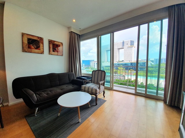 Spacious 1-Bedroom Condo on a Low Floor with a Stunning Swimming Pool View at Wind Ratchayothin