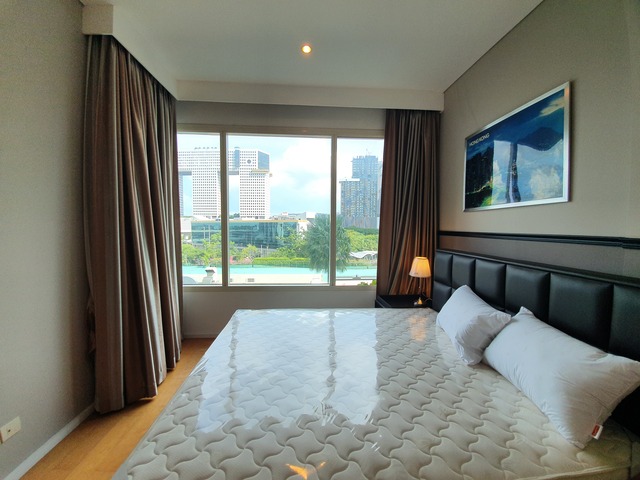 Spacious 1-Bedroom Condo on a Low Floor with a Stunning Swimming Pool View at Wind Ratchayothin