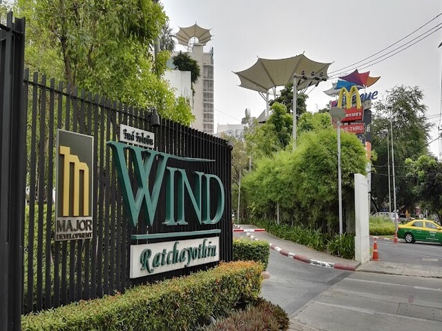 Spacious 1-Bedroom Condo on a Low Floor with a Stunning Swimming Pool View at Wind Ratchayothin