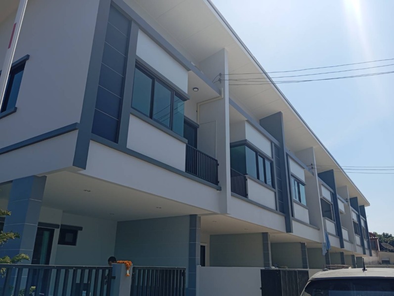 Selling New Town House Pathumthni, Klongsong