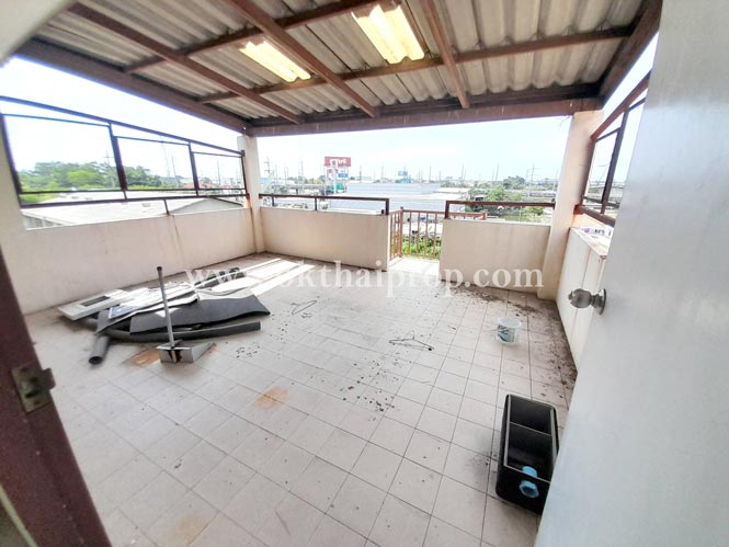 โฮมออฟฟิศ 4 ชั้น หมู่บ้านฉัตรหลวง 9 ถนนรังสิต-ปทุมธานี