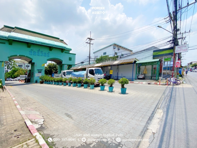 ทาวน์เฮ้าส์ 3 ชั้น หมู่บ้านลัลลี่วิลล์ ลำลูกกา-คลอง1 (ขนาด 21 ตร.ว.) ซอยบุญคุ้ม ปทุมธานี  : Lully Ville Lumlukka Khlong1