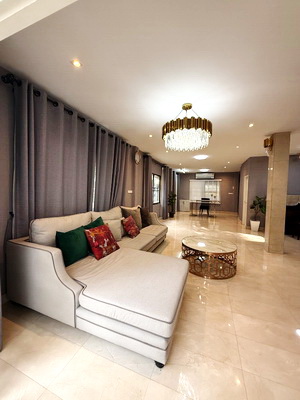 [ให้เช่า] FOR RENT TARAROM HUAMARK / 3 bedrooms 4 bathrooms / 100 Sqw. 240 Sqm. **58,000** CLOSE TO RAJAMANGALA NATIONAL STADIUM