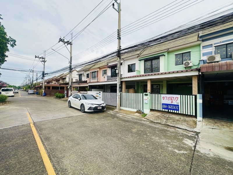 ขายถูก หมู่บ้านพฤกษา 52/2 ถนนเมน ติดสวน