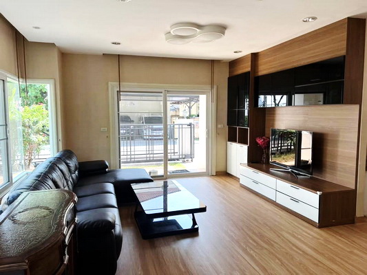 [ให้เช่า] FOR RENT THE CENTRO SUKHUMVIT 113 / 3 bedrooms 3 bathrooms / 52 Sqw. 180 Sqm. **50,000** CLOSE TO BTS SAMRONG
