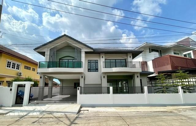 ขาย บ้านเดี่ยว รีโนเวทใหม่ทั้งหลัง หมู่บ้านปรีชาล้ำเพชร รามคำแหง76 ใกล้รถไฟฟ้าสายสีส้ม ใกล้เดอะมอลล์บางกะปิ