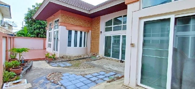 ใหม่ 105ตร.วา. รร.นานาชาติสยาม 1.9 กม.ให้เช่าบ้านใหญ่มาก 2 ชั้น ตลาดนานาเจริญ 3 กม. 335ตร.ม.รพ.เอกปทุม 2.4 กม.3นอน BTSคู