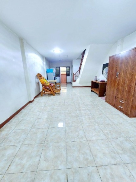 ให้เช่าทาวน์โฮม 2 ชั้น 21 ตร.วา.170 ตร.ม.รร.นานาชาติร่วมฤดี 2.6 กม.ทำเลดี 2นอน MRT ตลาดมีนบุรี 1กม.