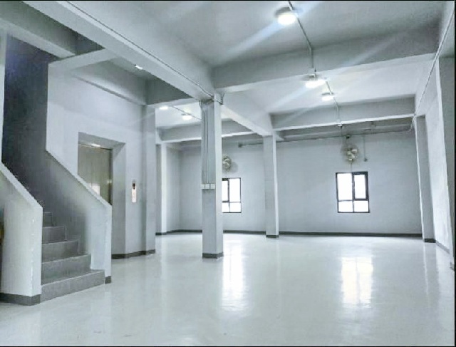มีลิฟท์ในตัว สุขุมวิท71 ปรีดี BTS พระโขนง 900ม.ให้เช่าโฮมออฟฟิศ 3 ชั้น รร.นานาชาติเซนต์แอนดรูว์ 1.2 กม.3 ออฟฟิศ 2 น้ำ