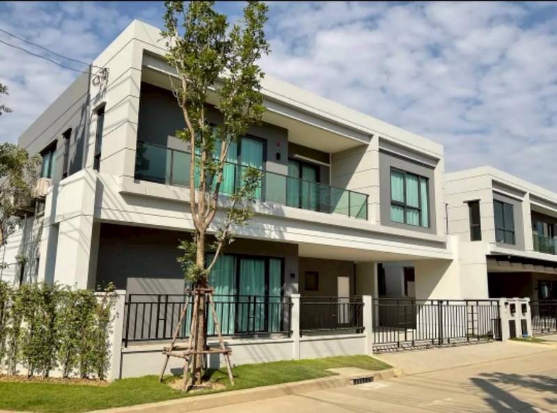 ให้เช่าบ้านเดี่ยว 2 ชั้น Centro Bangna เนื้อที่ 61 ตรว 4นอน 5น้ำ Fully furnished พร้อมอยู่ – ghd000579R