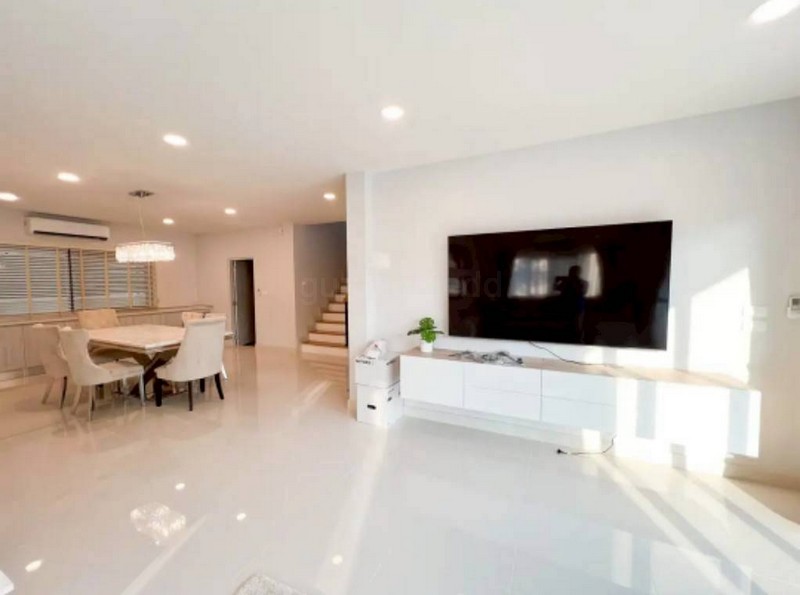 ให้เช่าบ้านเดี่ยว 2 ชั้น Centro Bangna เนื้อที่ 61 ตรว 4นอน 5น้ำ Fully furnished พร้อมอยู่ – ghd000579R