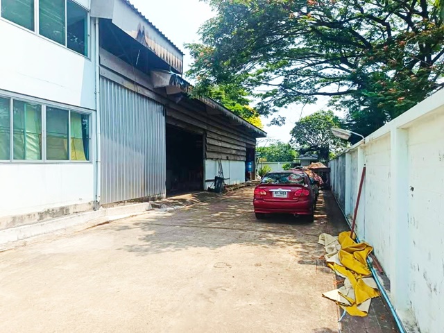 รถไฟฟ้า ตลาดมีนบุรี 1.5 กม.ให้เช่าด่วน อาคารพาณิชย์ 3ชั้น และ โกดัง รวม 1390ตรม.บนพื้นที่ 1 ไร่ ย่านมีนบุรี