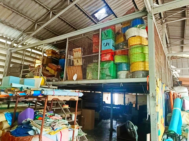 โกดัง รวม 1382ตรม. ตลาดมีนบุรี 1.5 กม. ให้เช่าด่วน อาคารพาณิชย์ 3ชั้น และ บนพื้นที่ 1 ไร่ รถไฟฟ้าย่านมีนบุรี