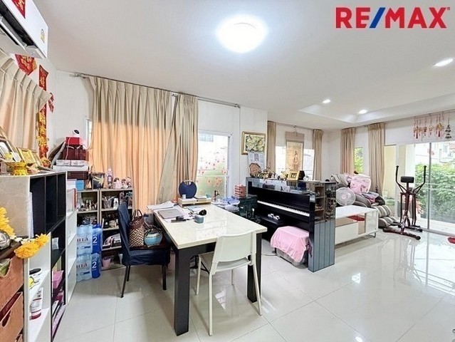 ดอะ เซนโทร รัตนาธิเบศร์ The Centro Rattanathibet 54 ตร.ว. ใกล้ MRT สถานีบางพลู ใกล้วัดสวนแก้ว ใกล้เซ็นทรัล