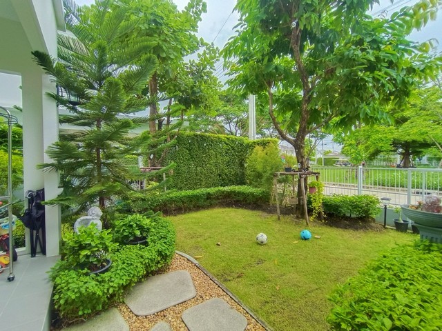บ้านเดี่ยว สีวลี ศรีนครินทร์-ร่มเกล้า บ้านสวยพร้อมอยู่ บ้านเดี่ยว 2 ชั้น สไตล์ Cottage