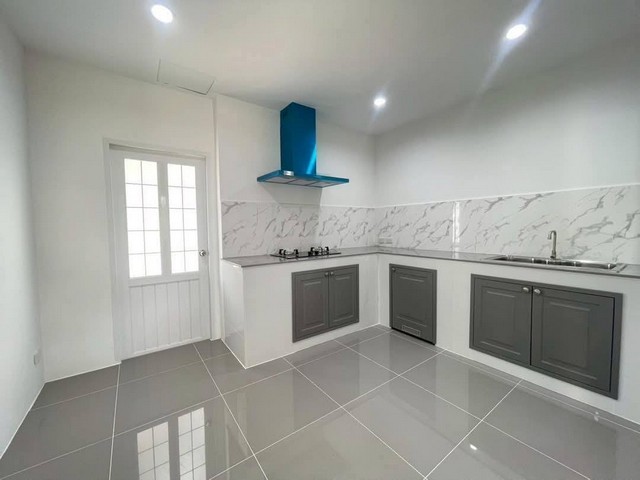 หมู่บ้านปรีชาล้ำเพชร รามคำแหง 76 บ้านสวยพร้อมอยู่ บ้านเดี่ยว 2 ชั้น (หน้าบ้านใต้)