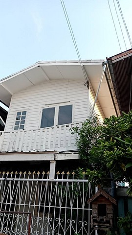 ขายบ้านไม้ 2 ชั้น ม.การเคหะจตุโชติ วัชรพล 3 ซอยจตุโชติ 20 ออเงิน สายไหม