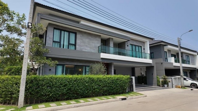 ขายหรือให้เช่า บ้านเดี่ยว 2 ชั้น The City บางนา เนื้อที่ 78 ตร.ว. แปลงมุม แต่งสวย มีต้นโอลีฟ 150 ปี