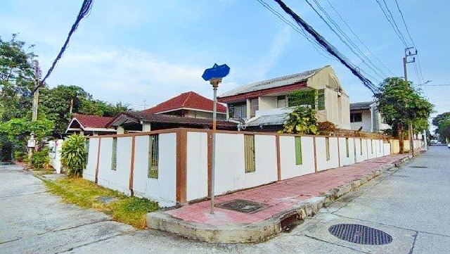 ซ.รามคำแหง 114-120 290ตร.ม.MRTสัมมากร 2กม.ให้เช่าบ้านเดี่ยว 2 ชั้น 93ตร.วา. เฟอร์ บิวท์อิน 3-4นอน 2น้ำ รร.นานาชาติสกอต 5