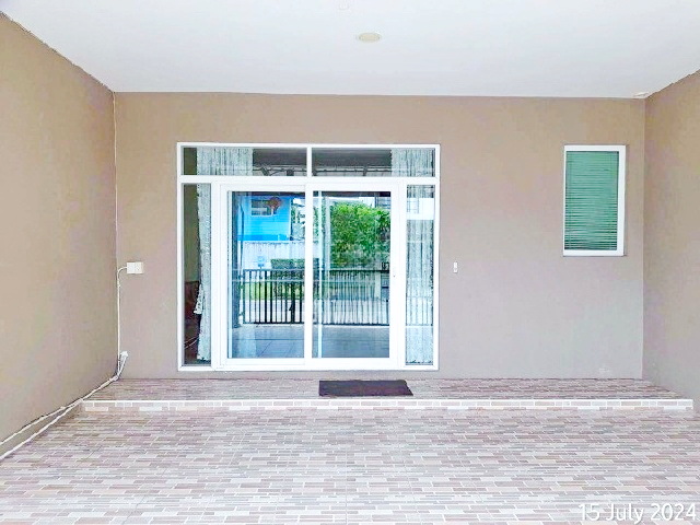 เมกา บางนา 800ม. CASA MRT ศรีลาซาล 3.5 กม. บางนา-ตราด 32 กม.7 ทาวน์โฮม 2 ชั้น 28 ตร.วา.230ตร.ม. เฟอร์ครบ รร.นานาชาติคอนค