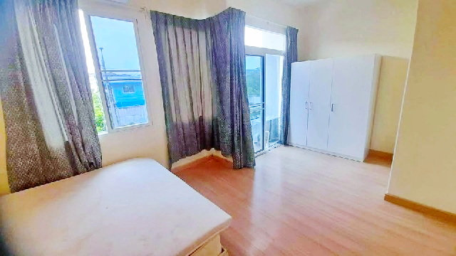 บางนา-ตราด 32 กม.7 ทาวน์โฮม 2 ชั้น 30 ตร.วา. เมกา บางนา 800ม. CASA MRT ศรีลาซาล 3.5 กม.235ตร.ม. เฟอร์ครบ รร.นานาชาติคอนค