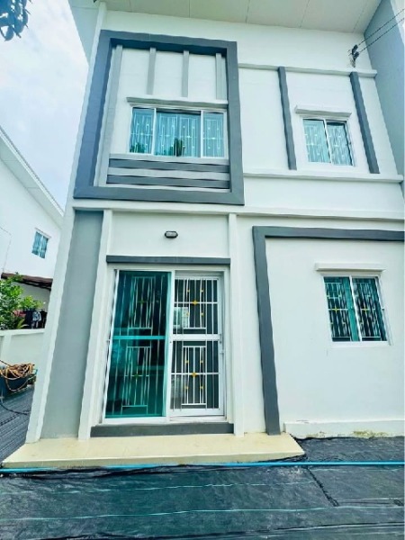 บ้านเดี่ยว 2 ชั้น 50 ตร.วารร.สารสาสน์วิเทศบางบัวทอง 4.1 กม.4 นอน 200 ตร.ม. สะอาด สะดวก ปลอดภัย 2 น้ำ
