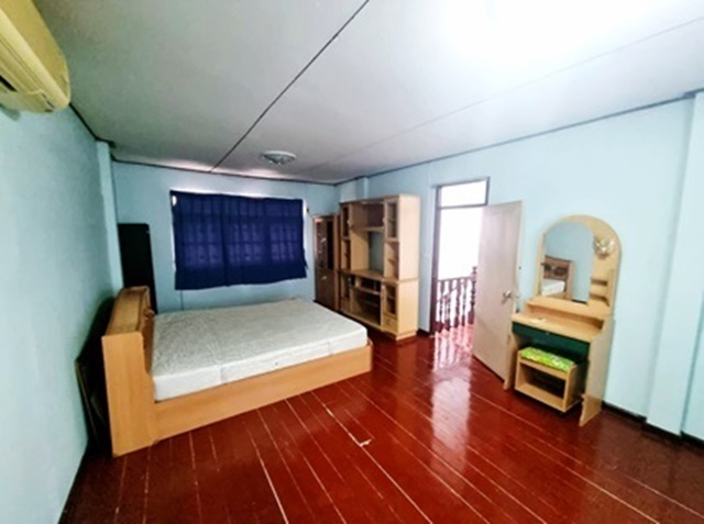 ย่านรัชดาบ้านเดี่ยว 2 ชั้น 45 ตร.วา.200 ตร.ม.2 น้ำ 3 แอร์ ห้วยขวาง พร้อมเฟอร์ รร.นานาชาติเคไอเอส 900 ม.4 นอน