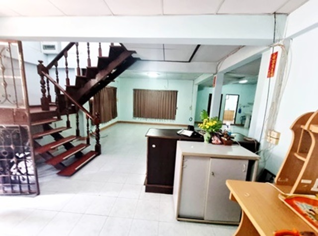 พร้อมเฟอร์ บ้านเดี่ยว 2 ชั้น 47 ตร.วา.207 ตร.ม.2 น้ำ 3 แอร์ ย่านรัชดา ห้วยขวาง รร.นานาชาติเคไอเอส 900 ม.4 นอน
