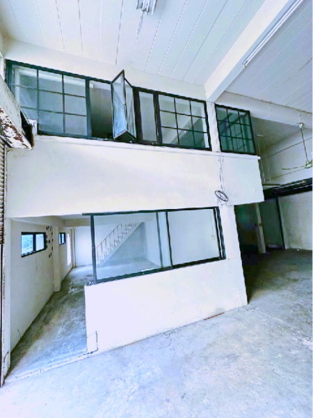 ซ.ลาดพร้าววังหิน 4-12 MRT โชคชัย4 1.2 กม.ให้เช่าอาคารพาณิชย์ 2 ชั้น 2คูหาตีทะลุกัน 55ตร.วา.455 ตร.ม. 4นอน 2น้ำ ม.ราชภัฏจ
