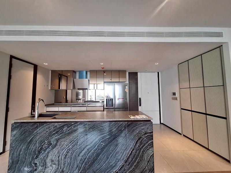 ให้เช่าห้องชุด The Reserve 61 Hideaway 158ตรม 3ห้องนอน 3ห้องน้ำ วิวสระว่ายน้ำ เฟอร์นิเจอร์ครบ พร้อมเข้าอยู่ – ghd000595R