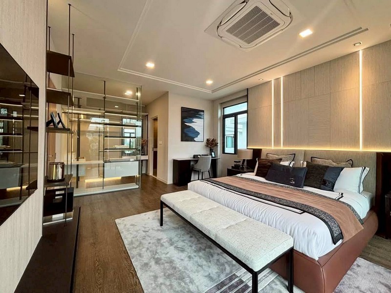 ให้เช่าบ้านเดี่ยว 2 ชั้น มัณฑนา บางนา กม.15 เฟอร์นิเจอร์ครบ พร้อมอยู่ 4ห้องนอน 5ห้องน้ำ ใกล้สโมสร สระว่ายน้ำ – ghd000596