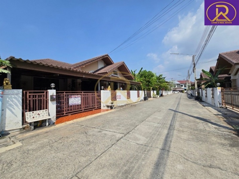 ให้เช่าบ้านเดี่ยว ชั้นเดียว หมู่บ้าน แสนมณี 5 ติดถนนศุขประยูร ติดนิคมอมตะซิตี้ ชลบุรี  ต.หนองกะขะ อ.พานทอง จ.ชลบุรี